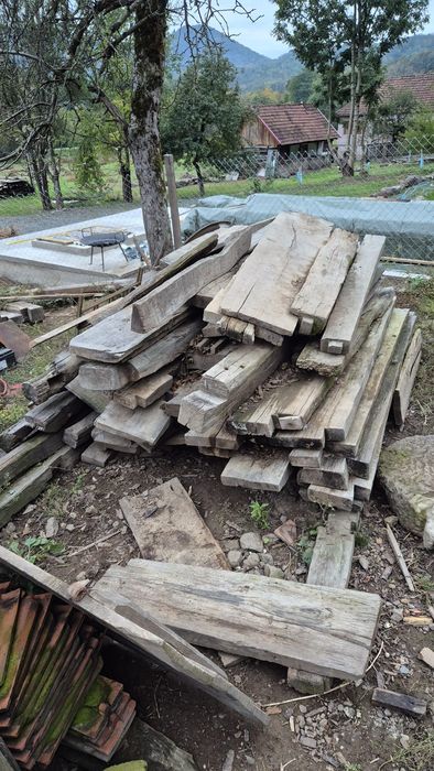 Colna veche din stejar