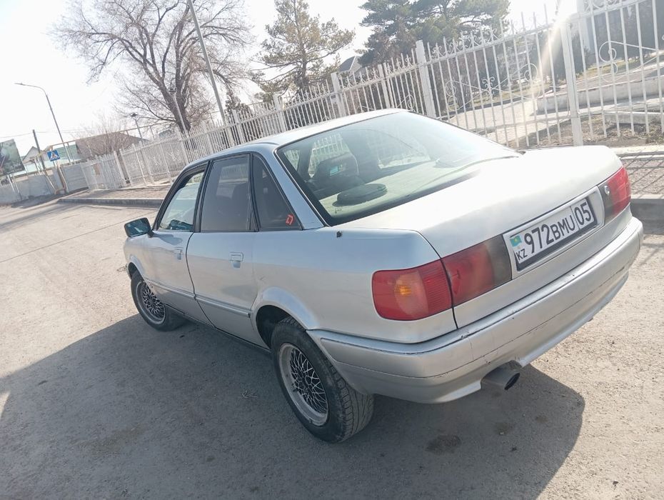 Ауди 80б4        б