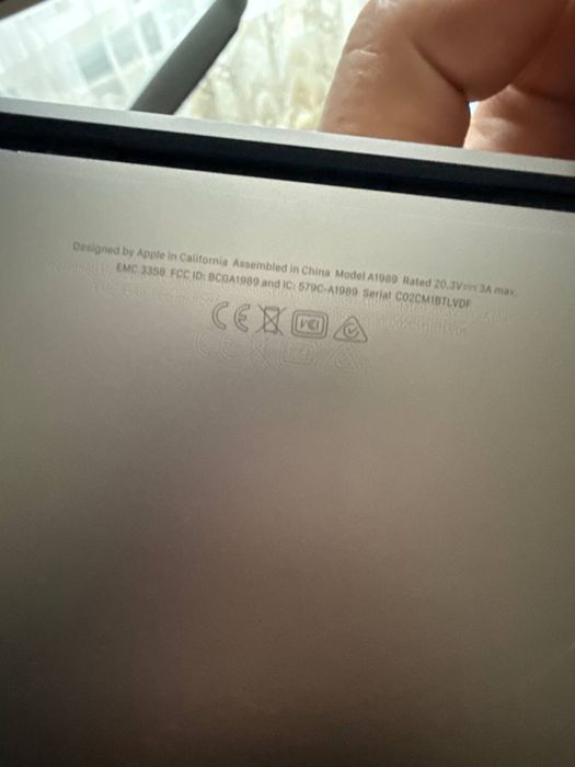 Apple MacBook Pro 13" Intel Core i7 i7-8559U