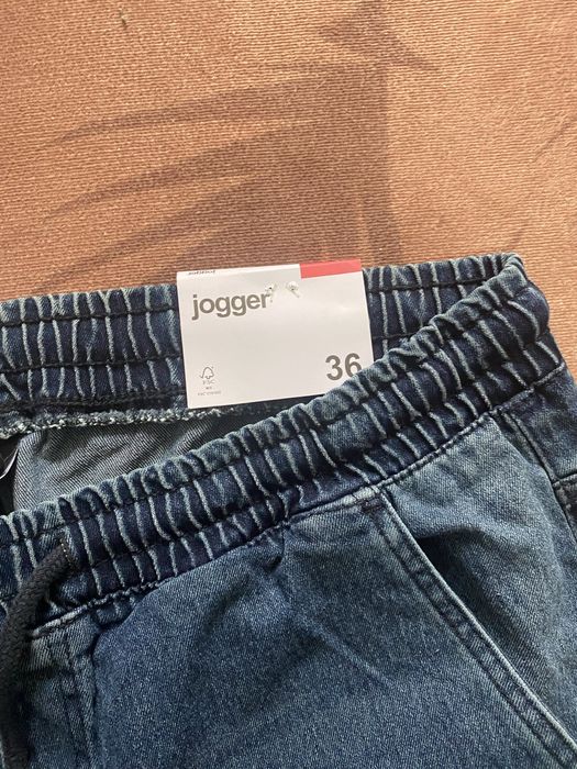 Продам джинсы мужские