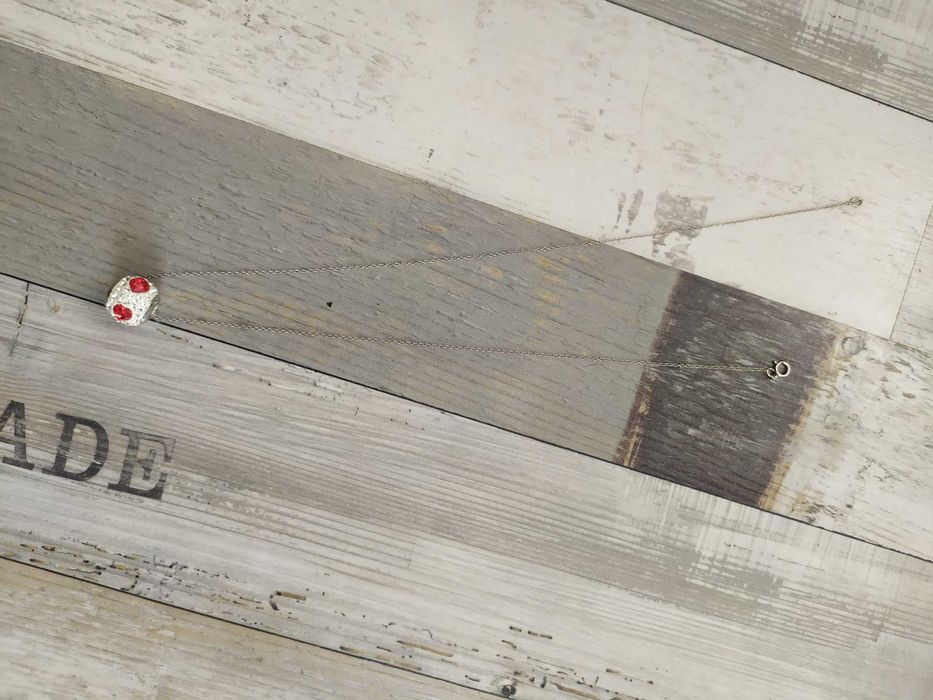 Дамско колие с висулка