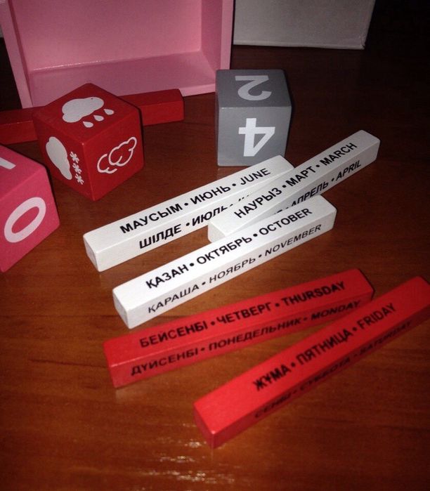 Вечный календарь Hello Kitty