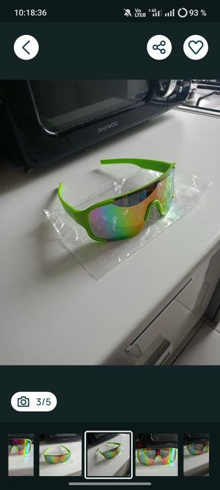 Vând ochelari de soare model deosebit produs de calitate superioara