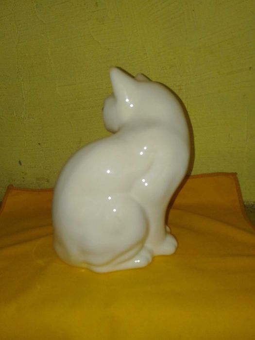 Старa Порцелановa Фигурa - Котка