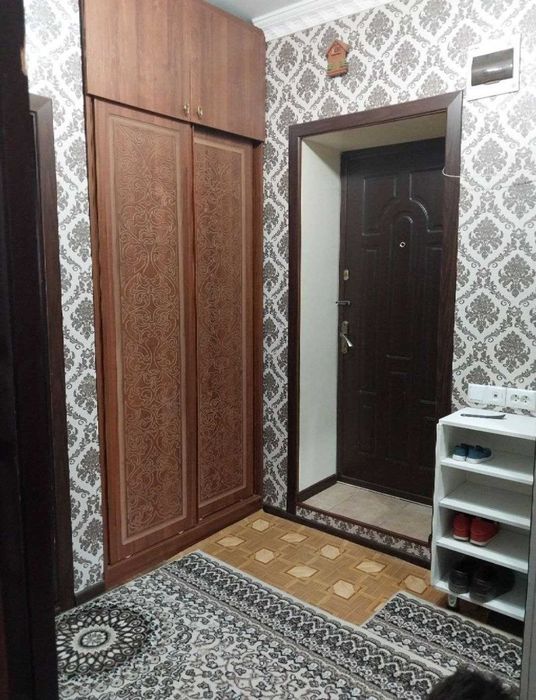 Юнусабад 18, 2в3/2/4, Кирпичный 77 серия,  Не торец, 58м2