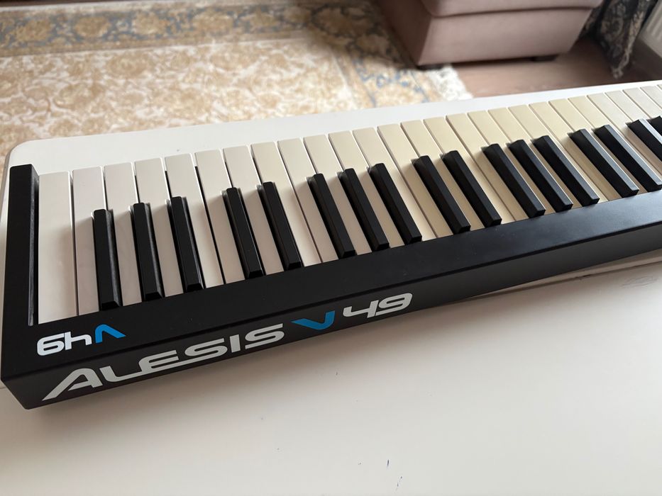 Alesis V49 миди клавиатура