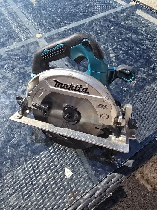 Circular makita DHS660