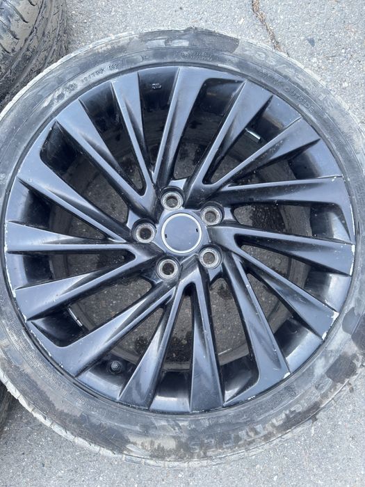 Продам комплект дисков на 18 с б/у шинами.