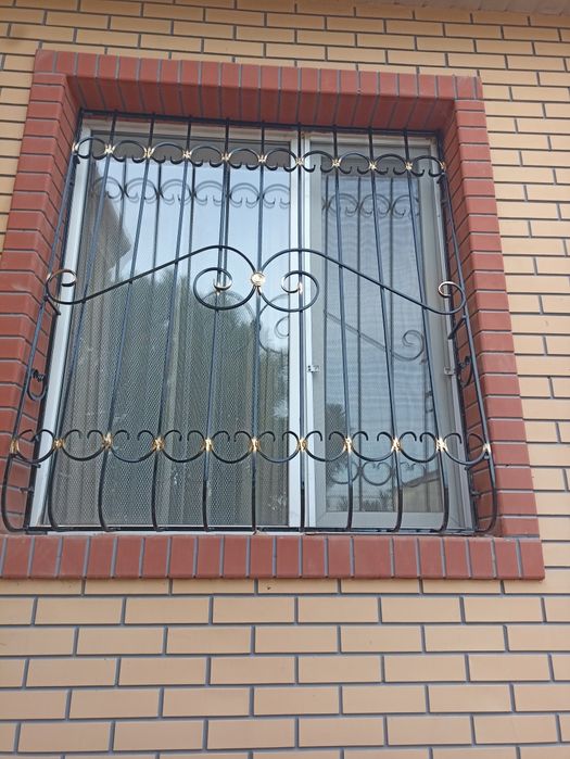 Решётки на окна металлические