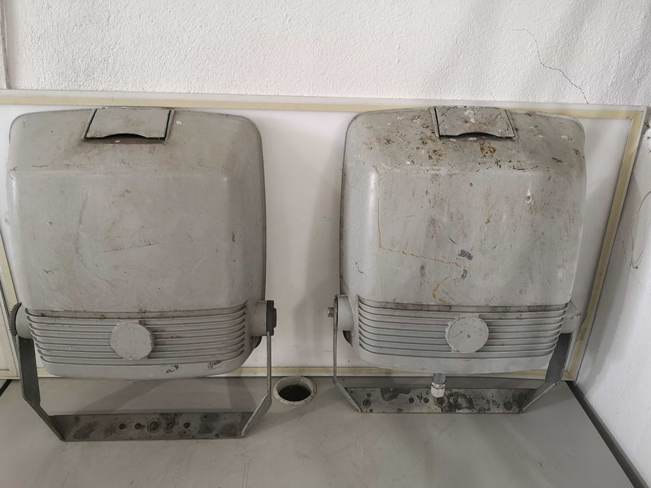 Лампи (големи) 4 бр 250 W