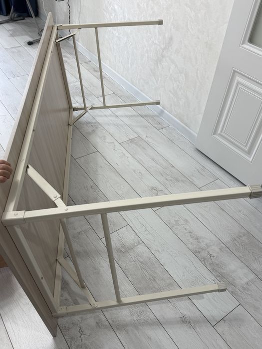 Продам стол складной, компактный