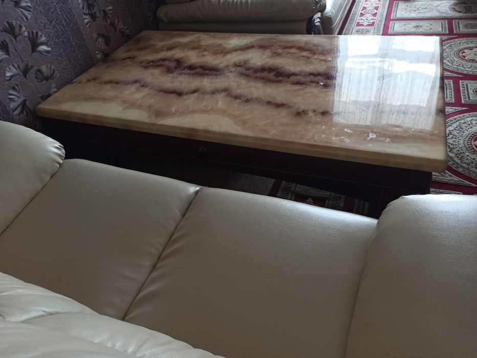 Продаётся журнальный стол