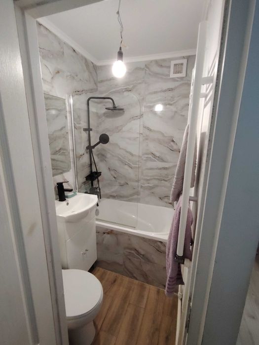 De vanzare garsoniera Iacob Andrei nr 31 et 4 din 4 18 mp renovata recent gaze, centrala, electrica noua, instalatii noi mobila noua si electrocasnice