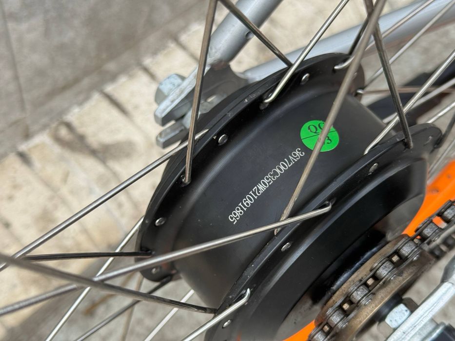 Электронный шоссейный велосипед Swft