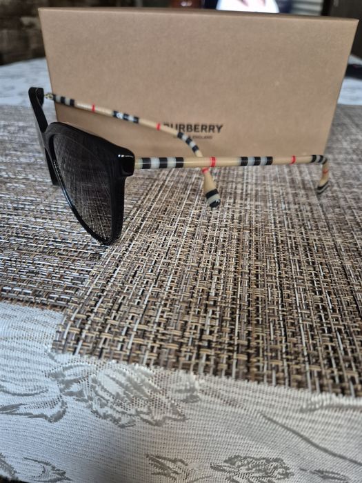 оригинални слънчеви очила burberry