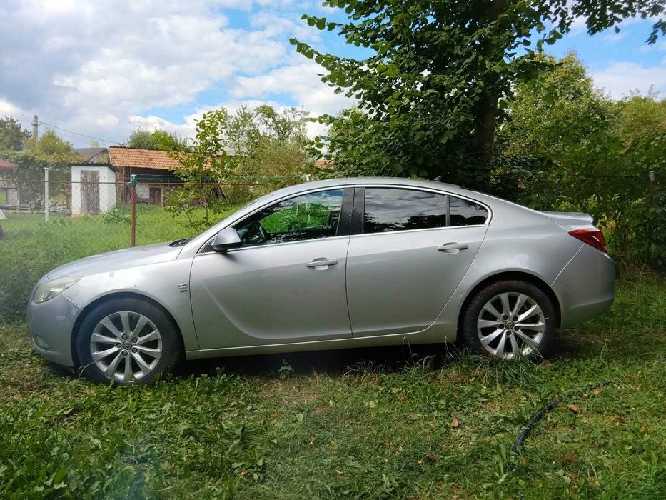 Opel Insignia anul 2010 Turbo 220 cai putere.