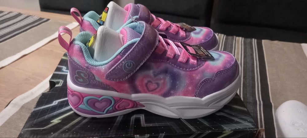 Скечърс светещ за момиче