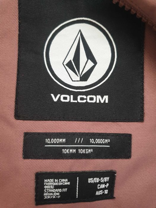 Продавам зимен екип Volcom за 8 г.