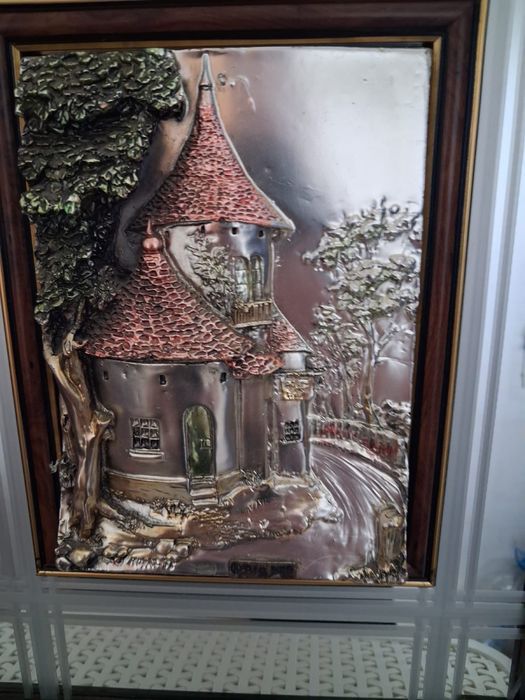 Tablou decorativ cu relief argintat, rama eleganta . Stil vitange