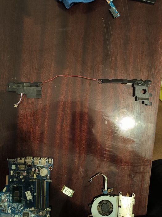 Vând componente în stare excelenta pentru Laptop HP Model 15-bs020ng