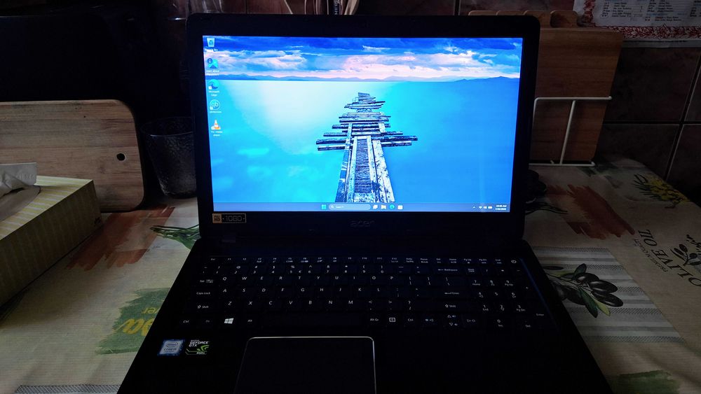 Laptop Acer Aspire F5-573G – i5, 16GB RAM, GTX 950M 4GB