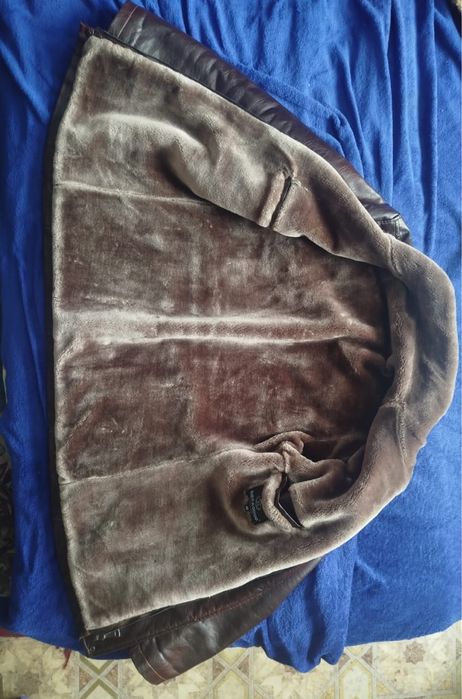 Продаю куртку  48 размер