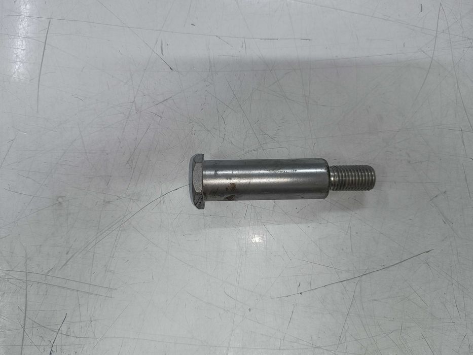 Вал с резбой натяжителя ремня