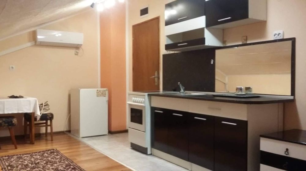 Дава се под наем Едностаен апартамент в Карлово - 41 кв.м за 183.6 € - Снимка #1