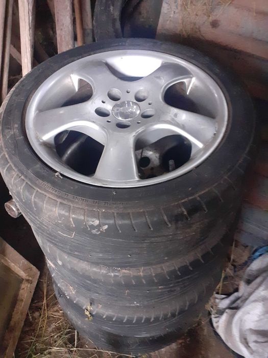 Vand  jante aluminiu cu cauciucuri de vara R15 de skoda fabia .