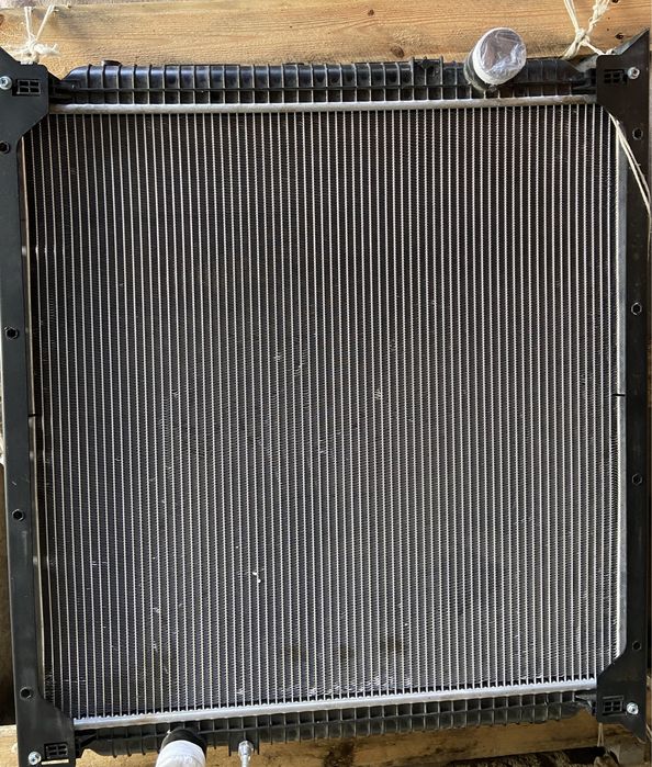 HOWO  новый радиатор