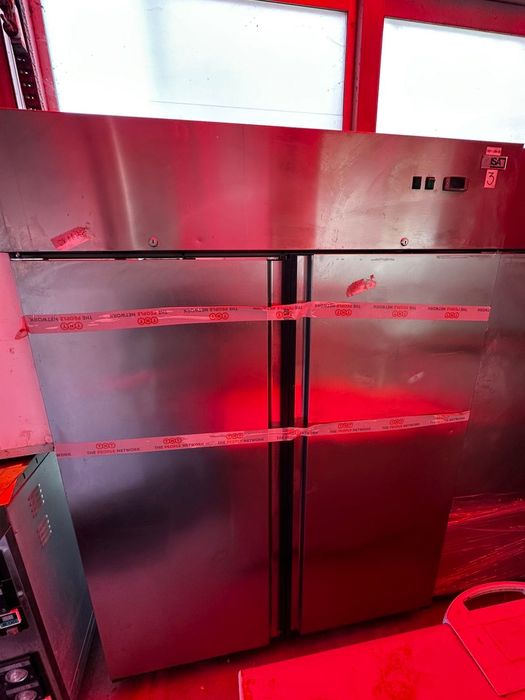 Иноксов хладилник,ракли и витрини