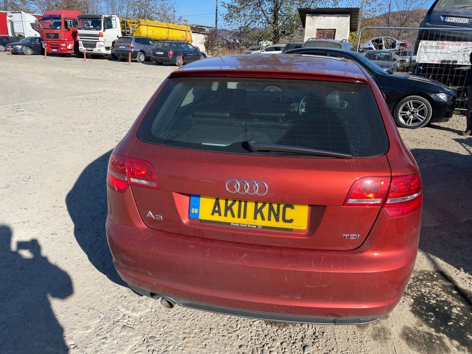 Dezmembrez Audi A3 8P 2.0tdi