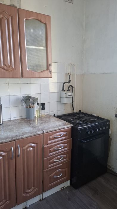 Продам квартиру. Сталинка. В центре