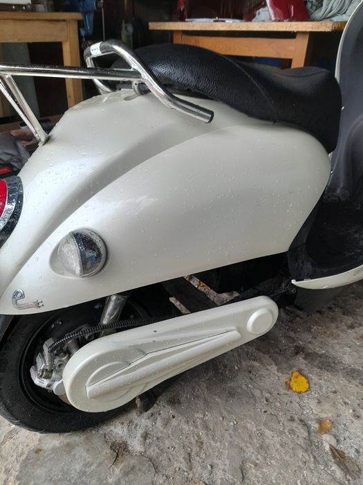 Vind scuter Ebreti