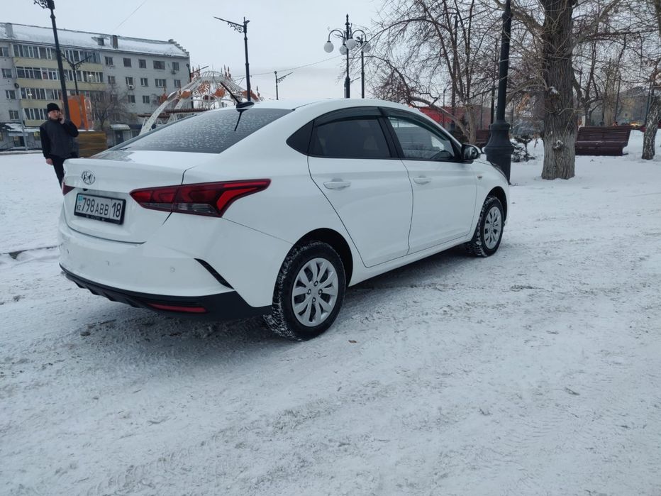 Продам Хундай Акцент 2020 год автомат
