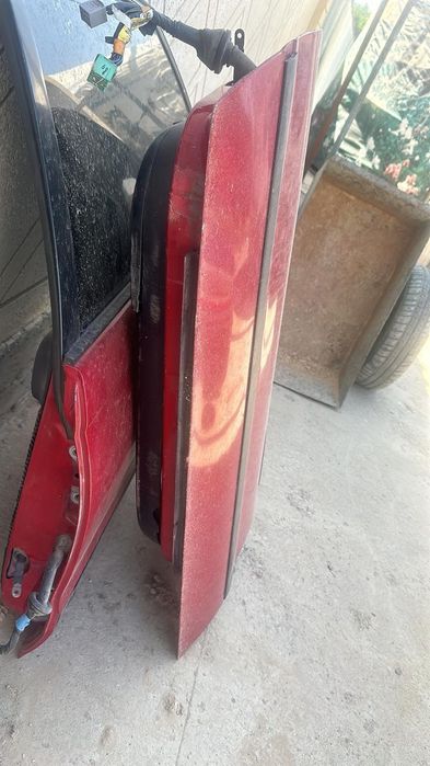 Тойота карина е дверь