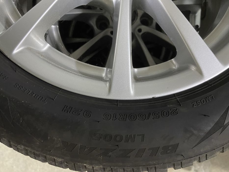 Jante BMW seria 3, R16, anvelope de iarna folosite 1 sezon !