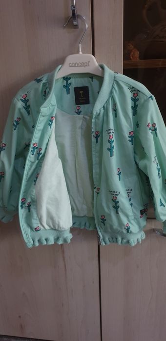 Куртка-ветровка на девочку