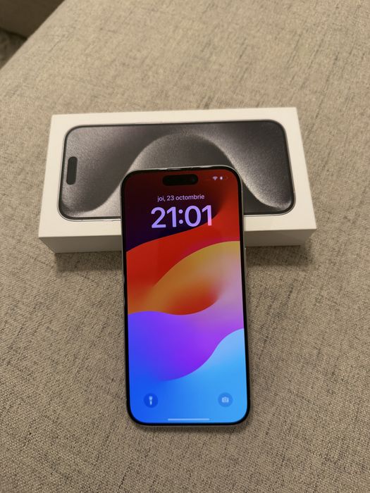 iphone 15 pro de 256gb white titanium, impecabil, ca NOU