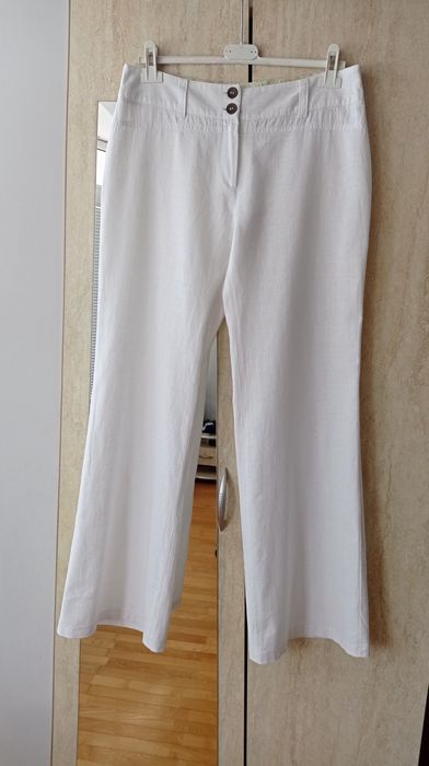 Стилен костюм от 100% лен, нов, размер L, цена 23 евро/45 лв