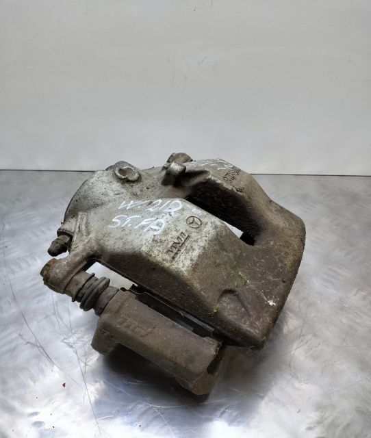 Etrier frana  stânga fata cu suport Mercedes-Benz E-Class W212/S212/