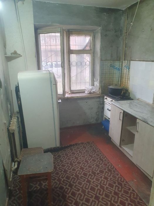 Чиланзар 9.  Продажа. Срочная. 1 комнатная без балкона