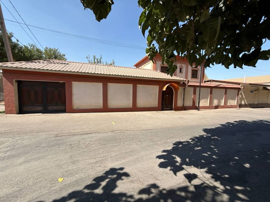 Продаётся дом или можно как земельный участок под строительство