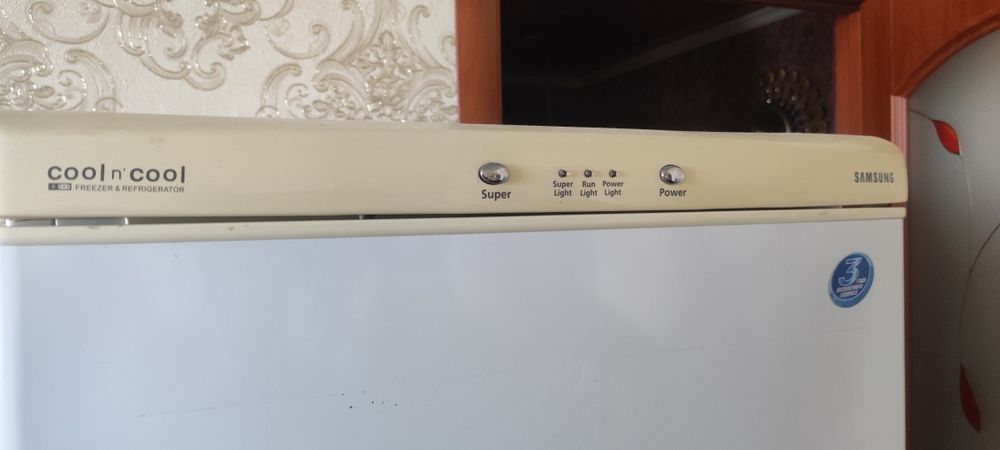 отдам холодильник