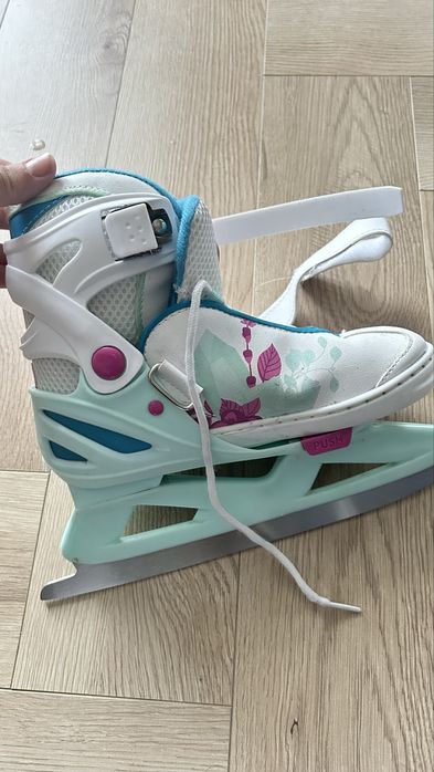 Продам коньки