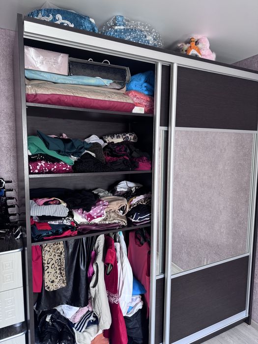 Шкаф срочно в отличном сост