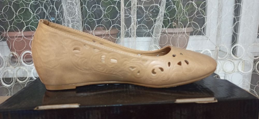 Продам туфли новые