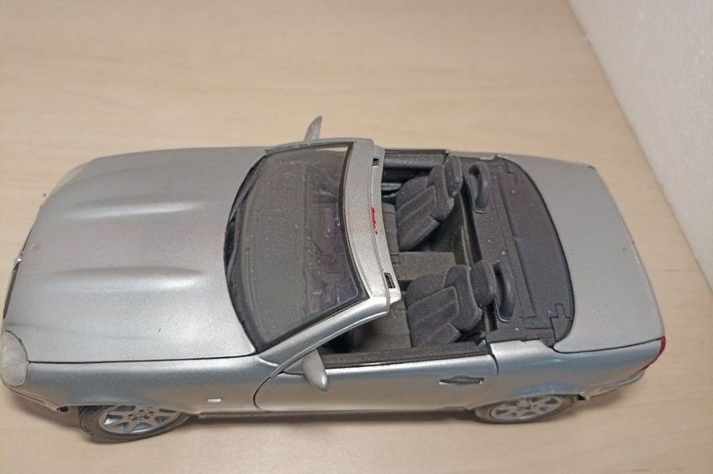 Scara 1:18 maisto Mercedes