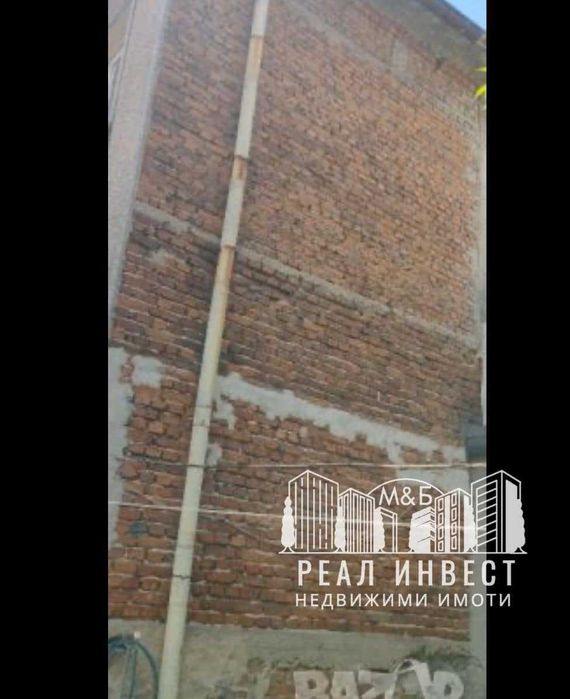 Продавам къща близнак в гр. Димитровград