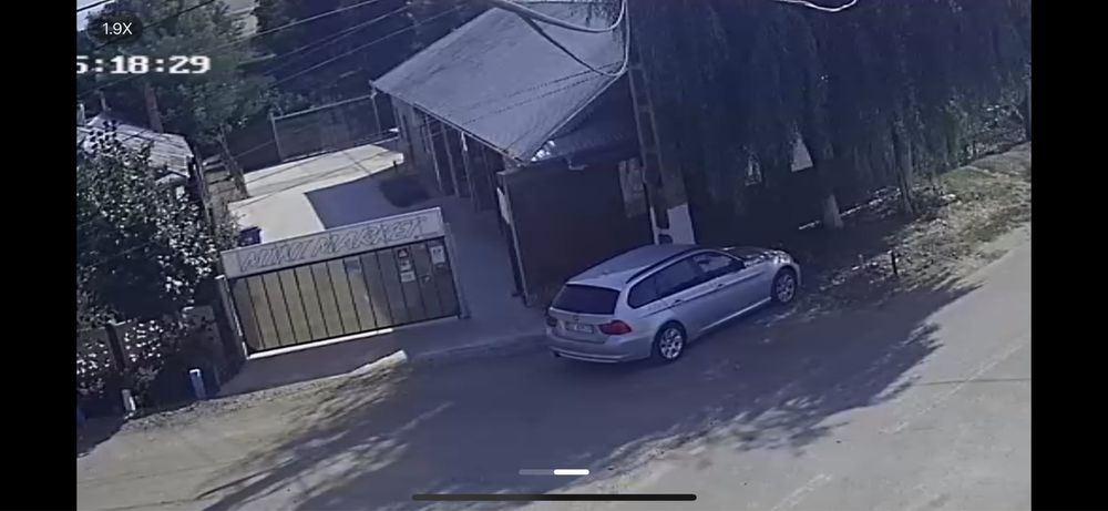 Vand sau schimb casa cu teren si iesire la lac cu ponton